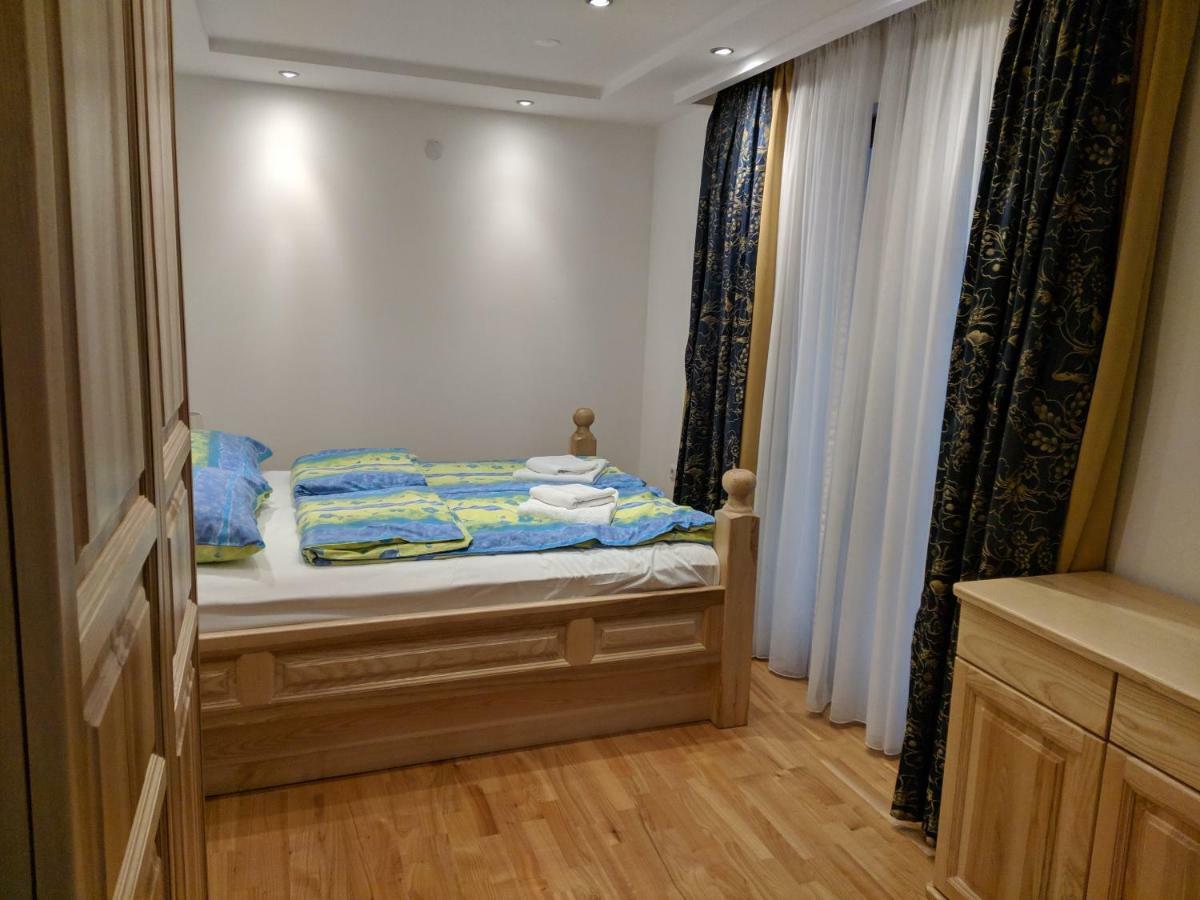 & Restaurant Abas Appartement Plav